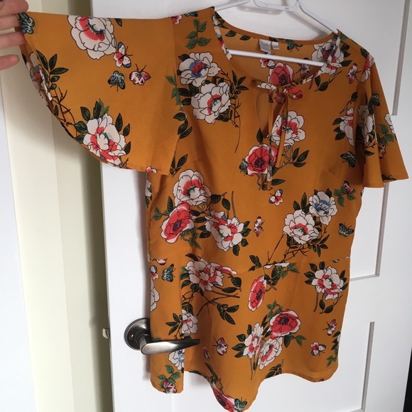 Floral blouse - Picture 3 of 8